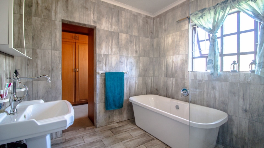 4 Bedroom Property for Sale in Dorchester Heights Eastern Cape